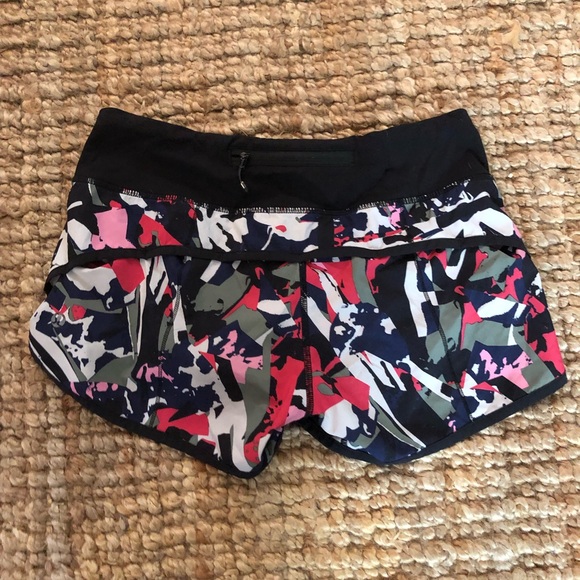 Lululemon speed up 2.5 shorts limited edition Sz4 - Picture 2 of 3